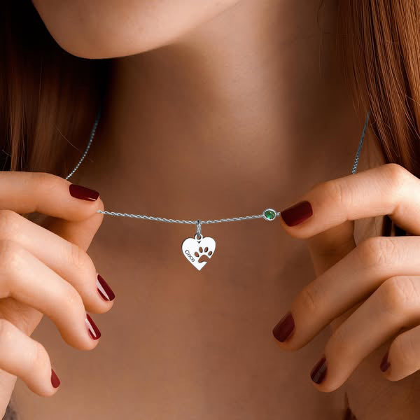 Collar personalizado de corazón con nombre y huellita