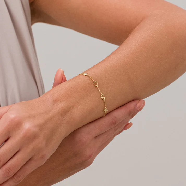 Pulsera personalizada con iniciales en horizontal
